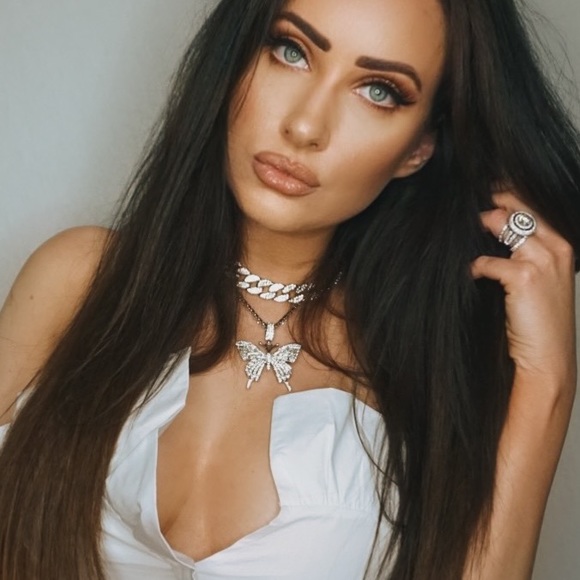 Meet your Posher, Jessica - Picture 2 of 2